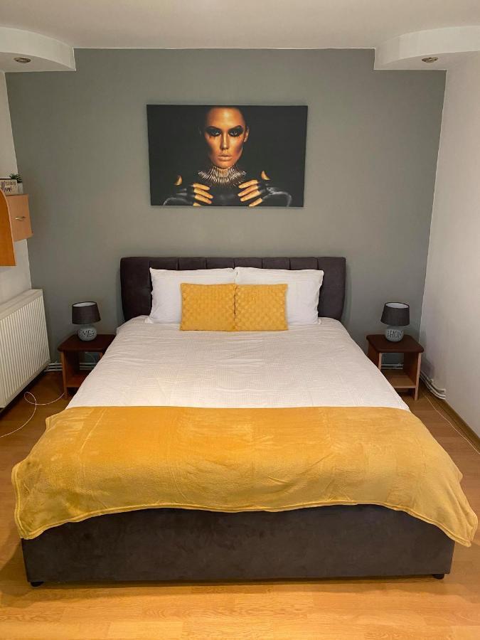 Best Home Hunedoara Luaran gambar